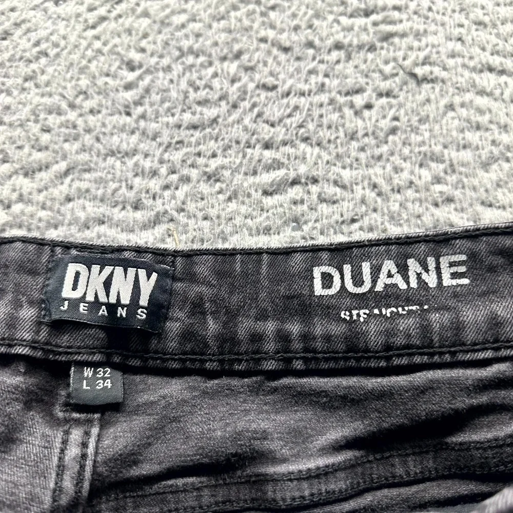 DKNY Duane Jeans Mens 32x34 Black Denim Cotton Straight Leg Stretch Workwear